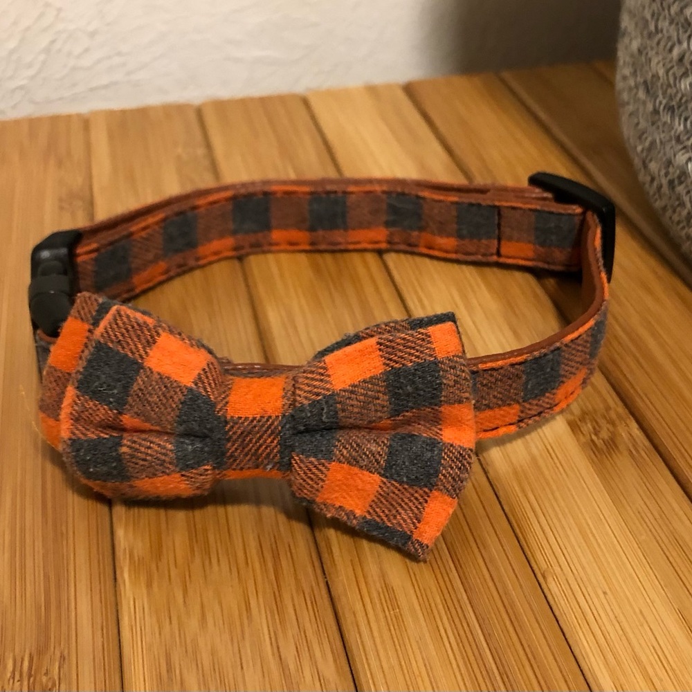 Dog collar .